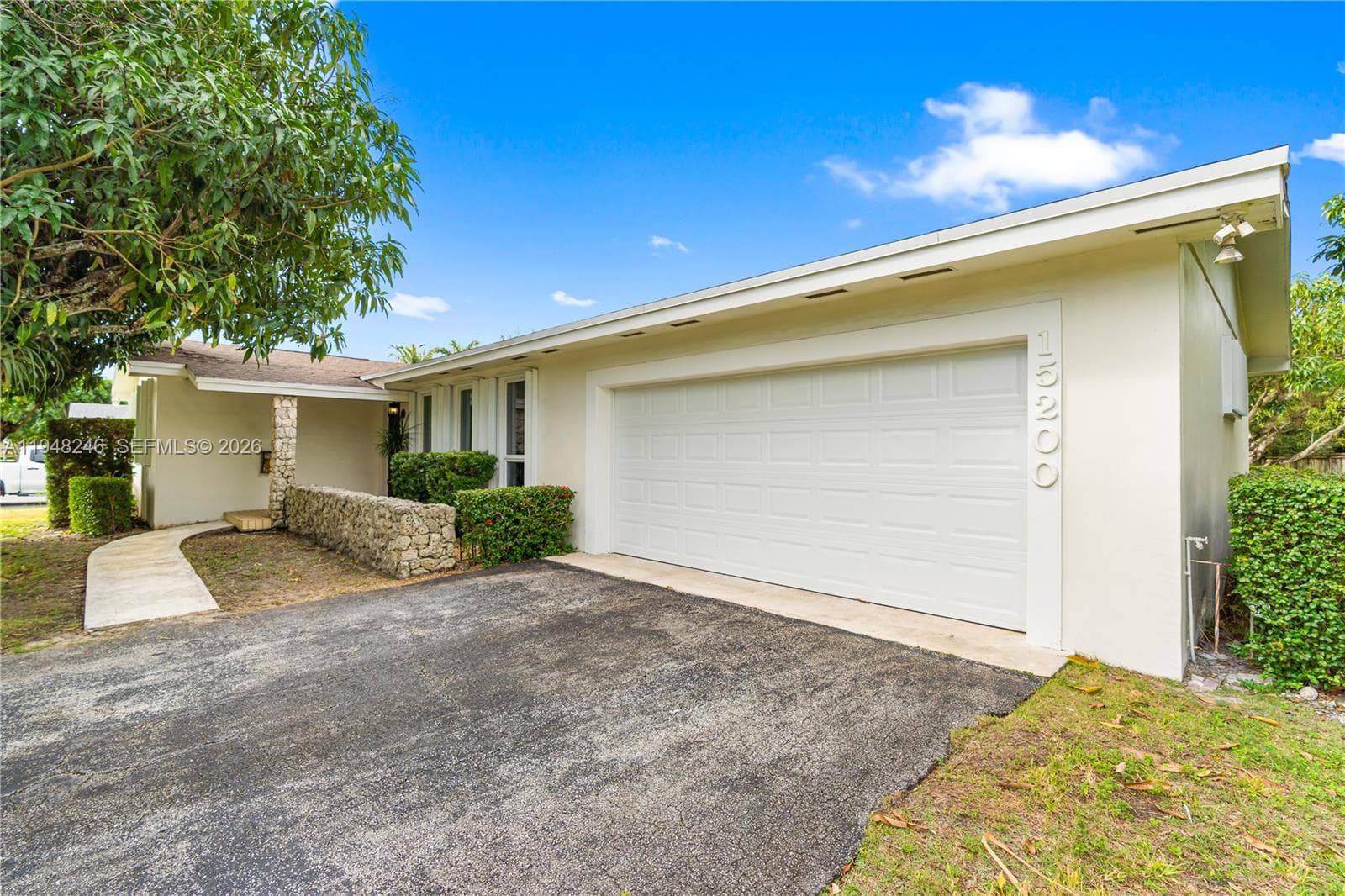 15200 SW 84th Ave photo 1