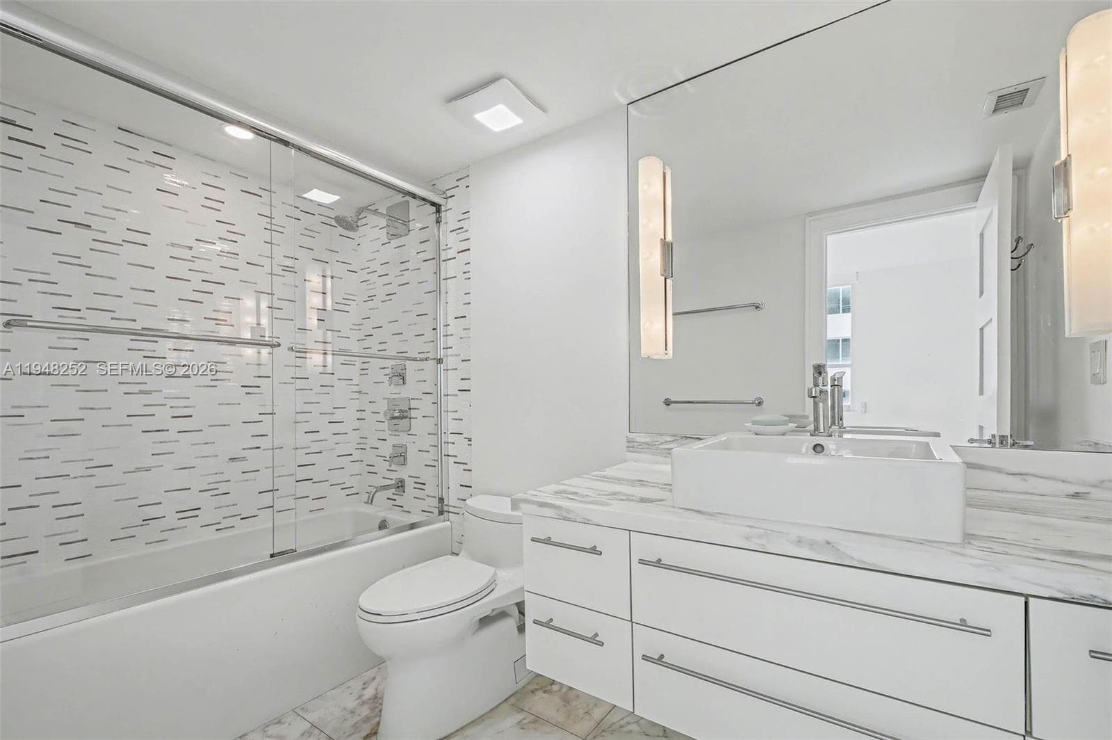 CAPOBELLA CONDO · #903 in Miami Beach - Photo 8