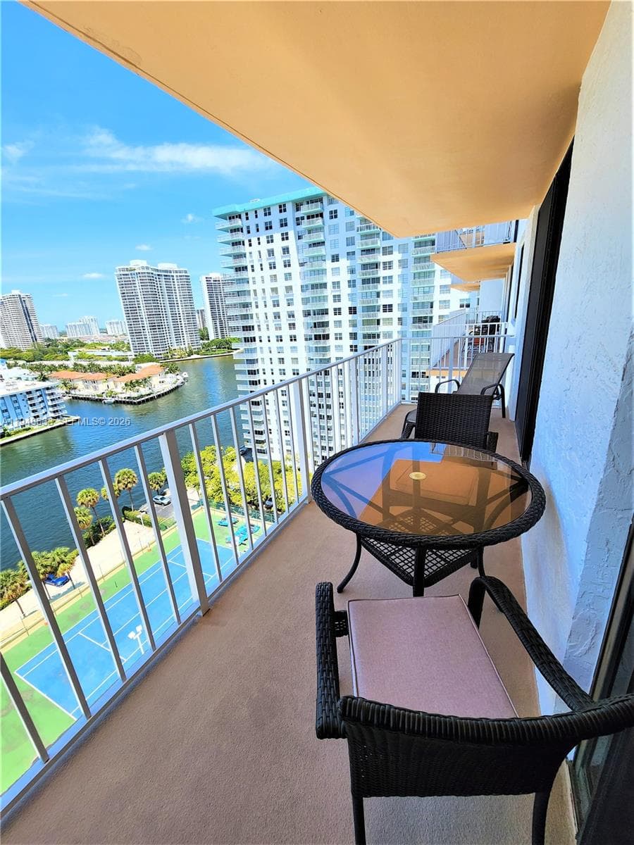 WINSTON TOWERS 700 CONDO · #1607 in Sunny Isles Beach - Photo 10