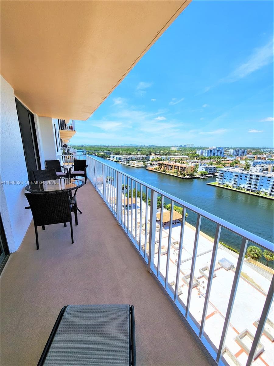 WINSTON TOWERS 700 CONDO · #1607 in Sunny Isles Beach - Photo 11