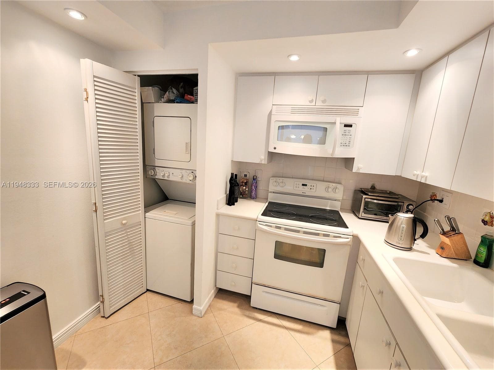WINSTON TOWERS 700 CONDO · #1607 in Sunny Isles Beach - Photo 4