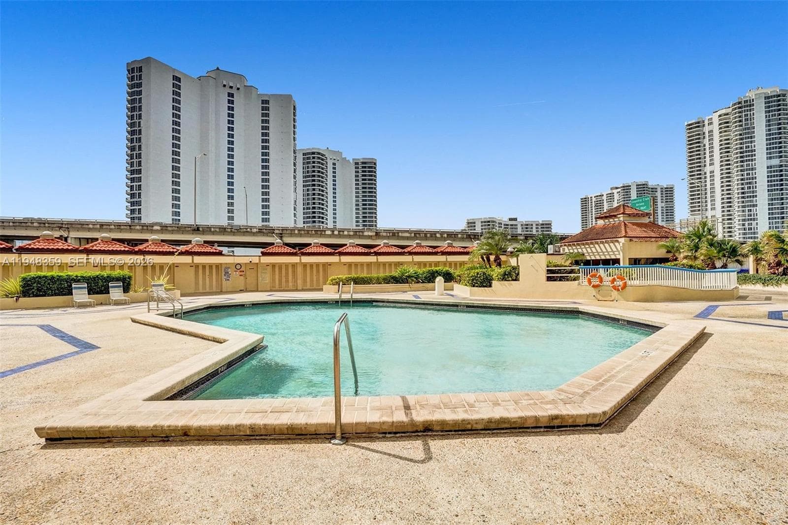 TURNBERRY TOWER · #8L in Aventura - Photo 51