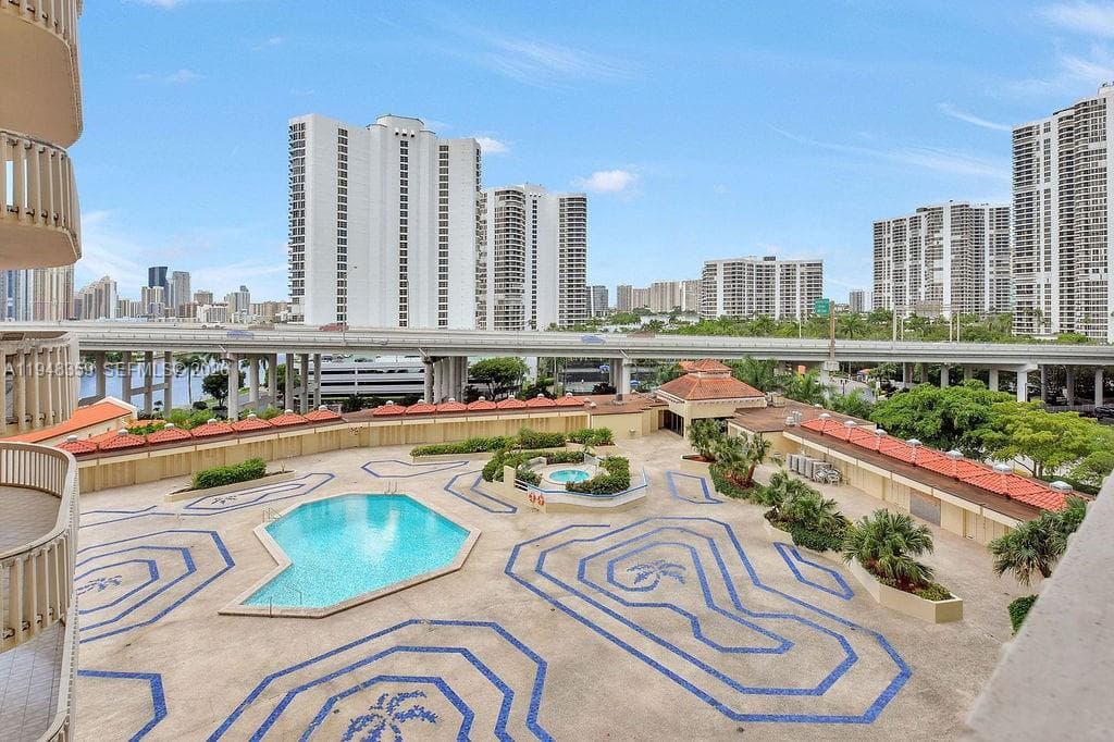 TURNBERRY TOWER · #8L in Aventura - Photo 50