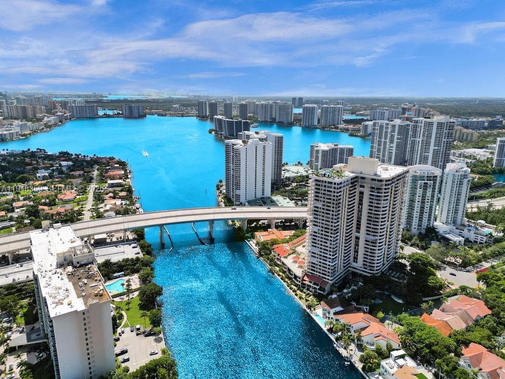 TURNBERRY TOWER · #8L in Aventura - Photo 44