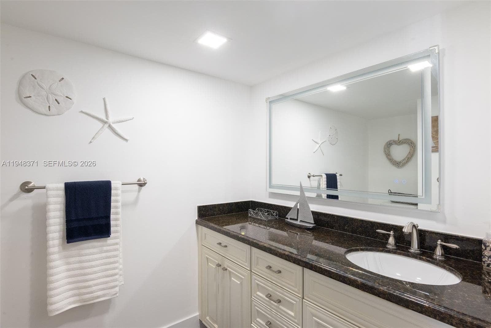 Eastpointe I · #15G in Singer Island - Photo 17