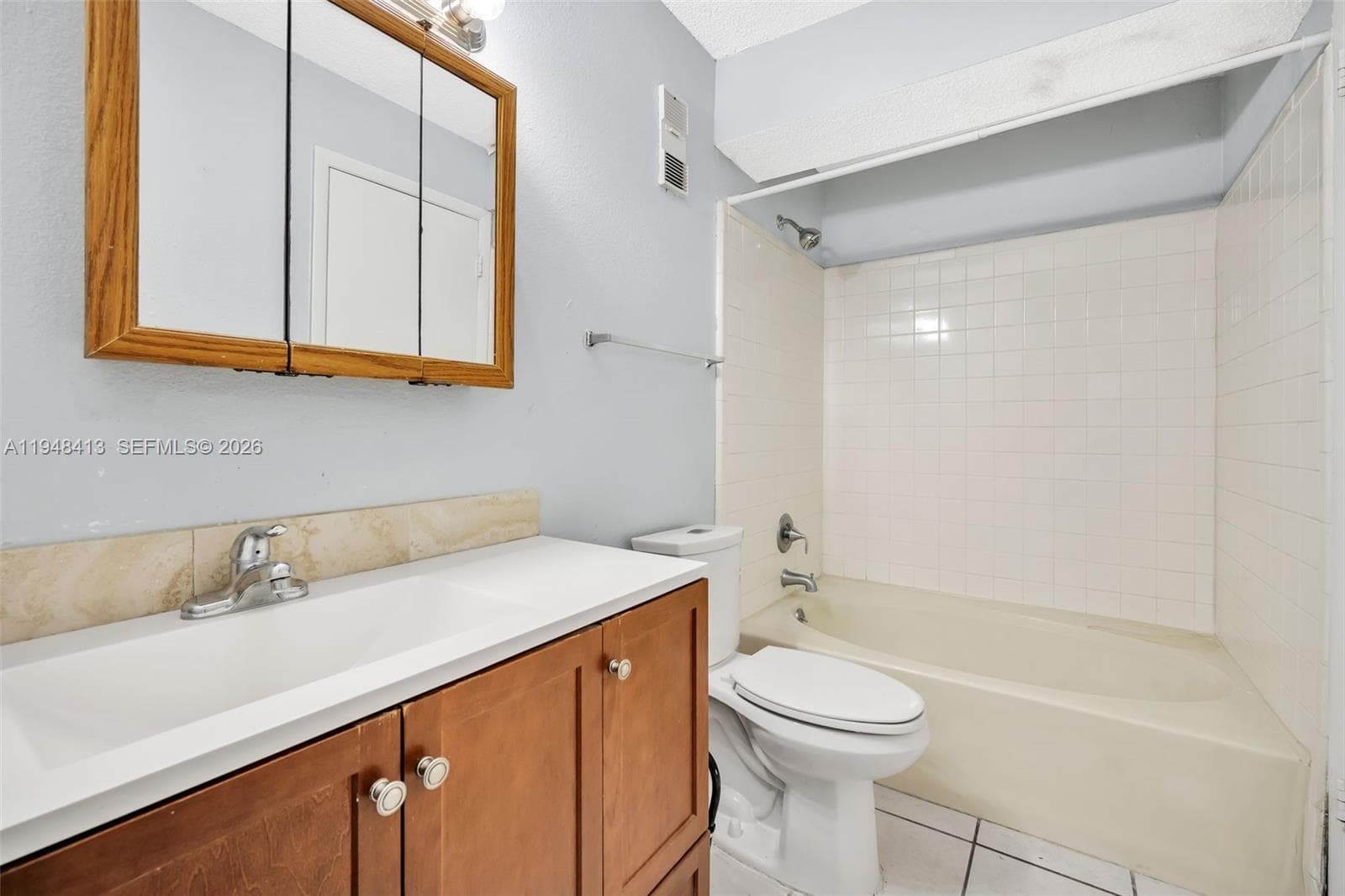 BISCAYNE BEACH CLUB CONDO · #611 in Miami - Photo 26