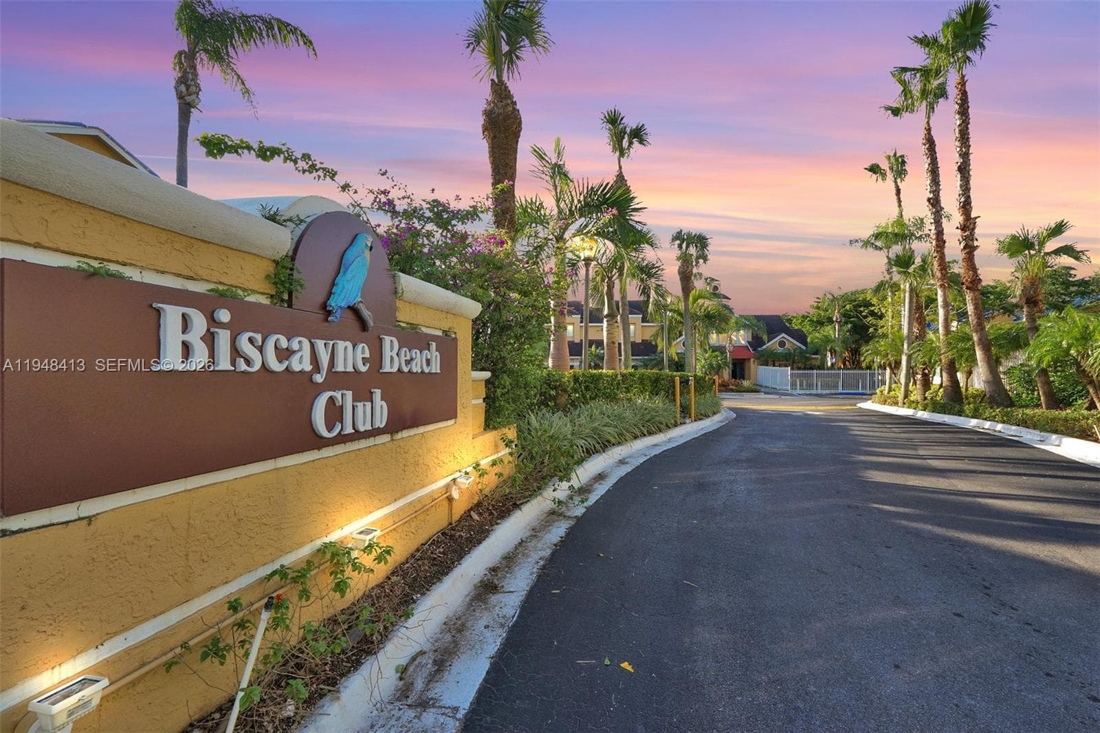 BISCAYNE BEACH CLUB CONDO · #611 in Miami - Photo 3