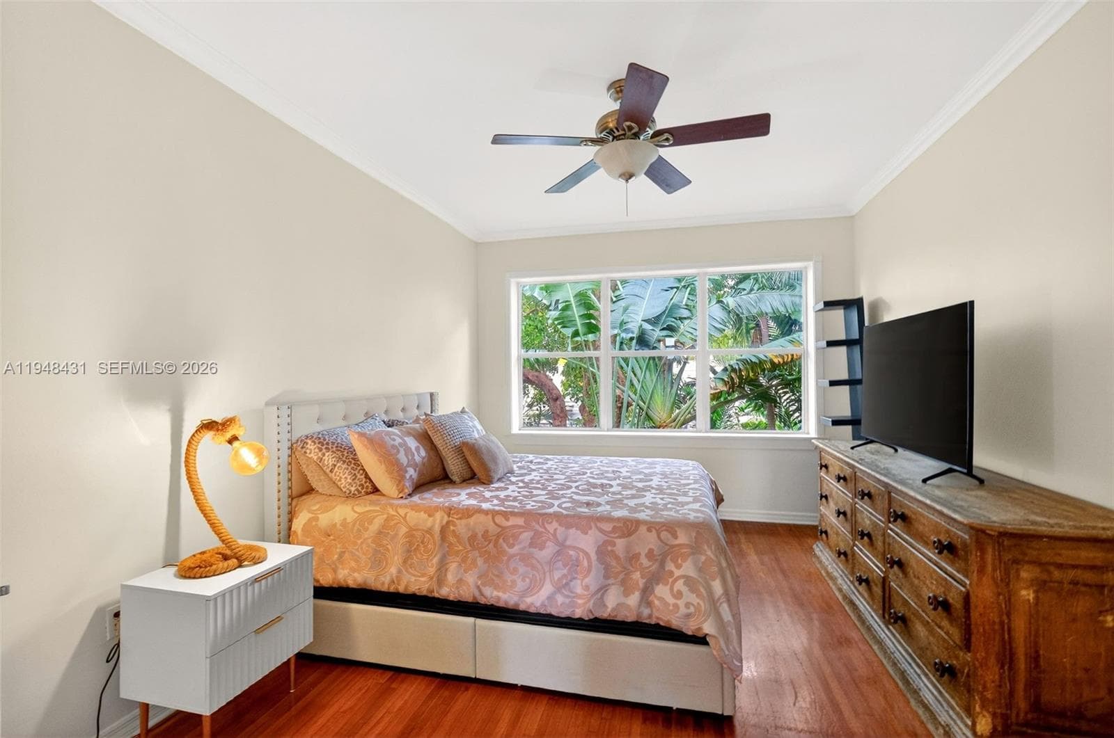 Bedroom can be furnished or unfurnished