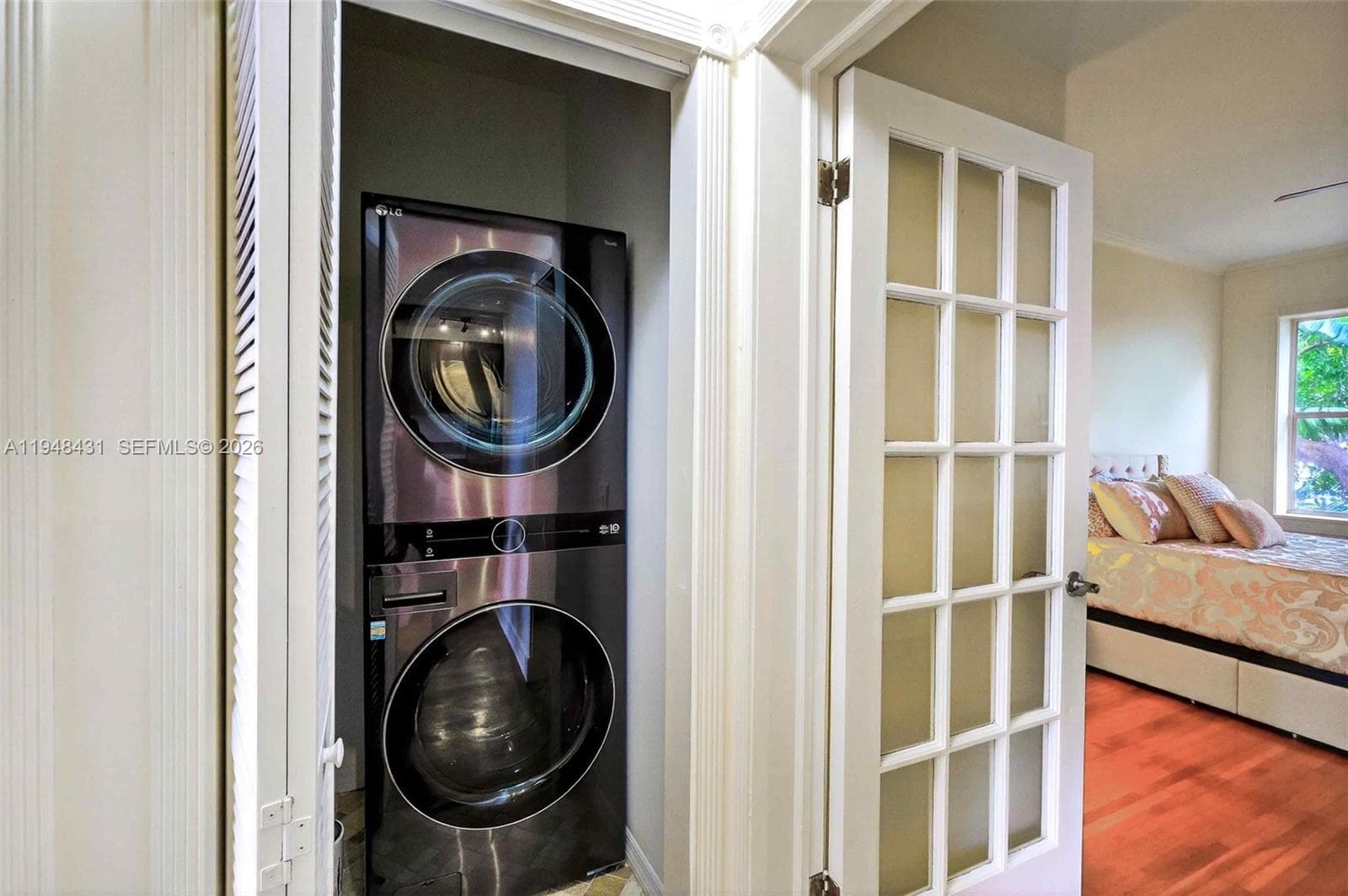 In unit full size washer & dryer