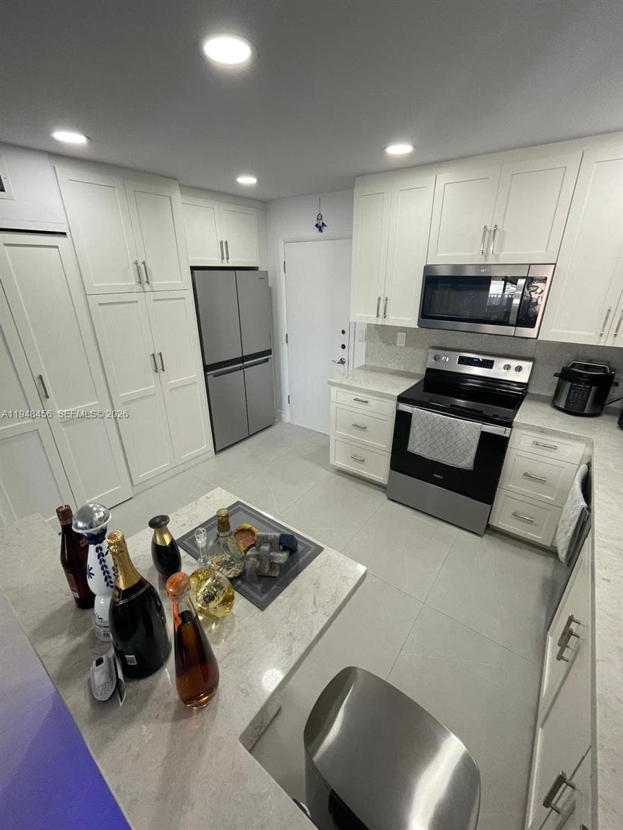STRATFORD TOWERS · #302 in Hollywood - Photo 3