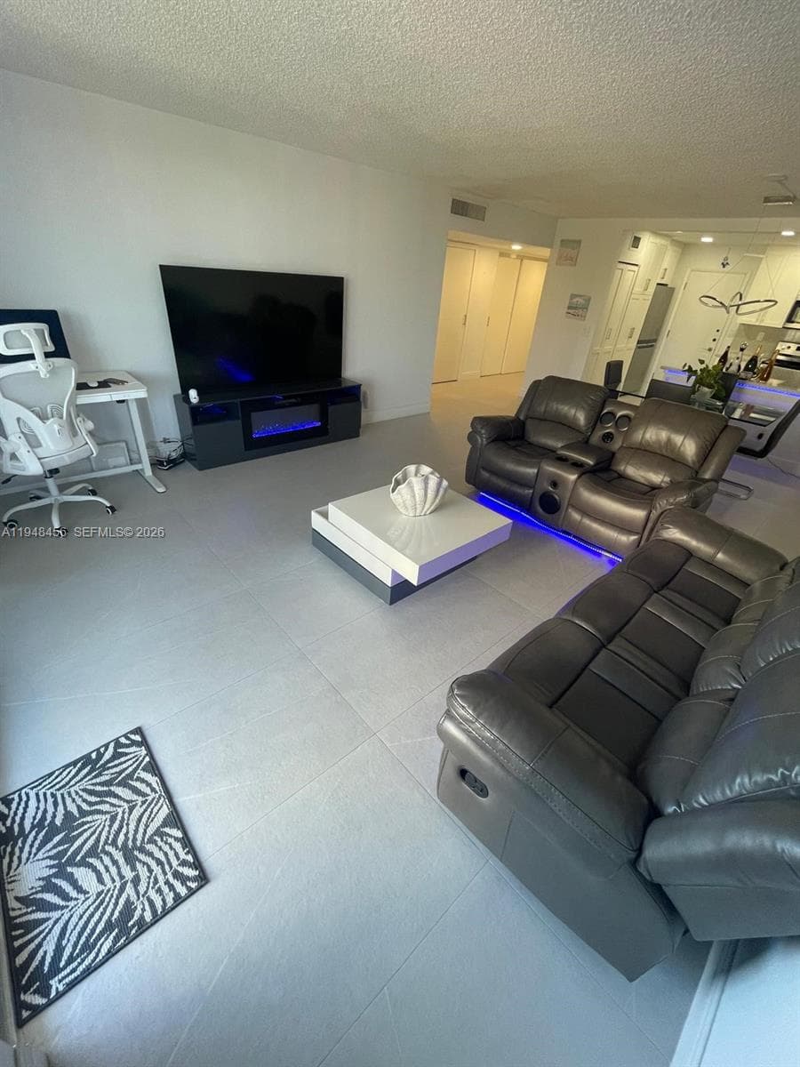 STRATFORD TOWERS · #302 in Hollywood - Photo 4