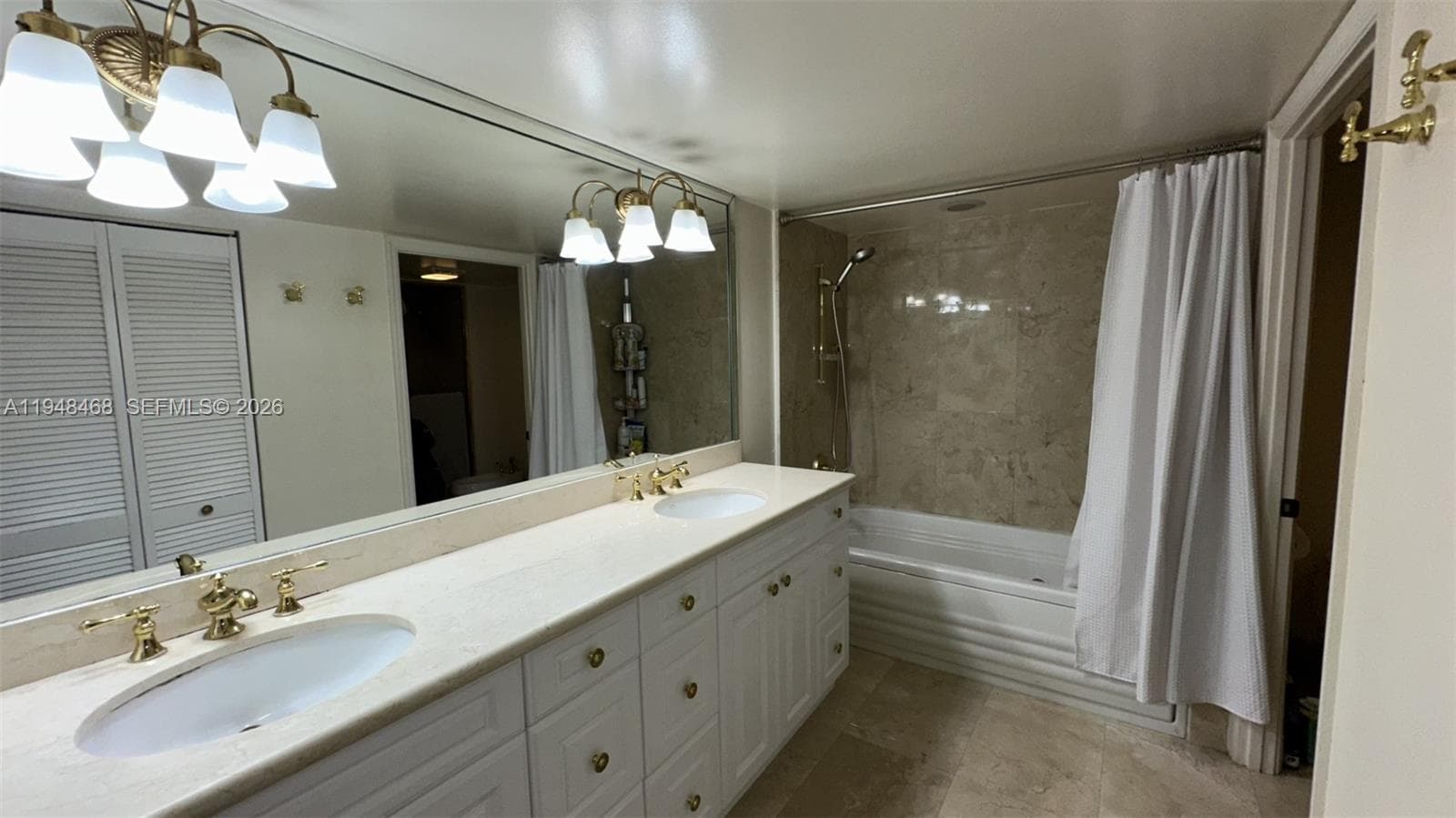 Winston Towers 600 · #1909 in Sunny Isles Beach - Photo 13