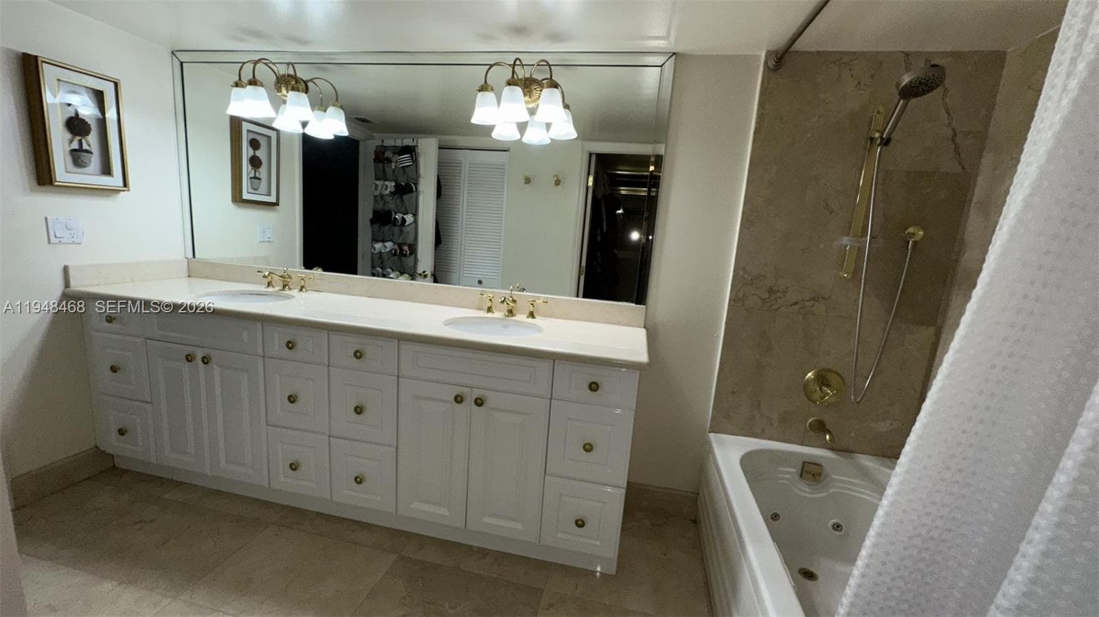 Winston Towers 600 · #1909 in Sunny Isles Beach - Photo 14