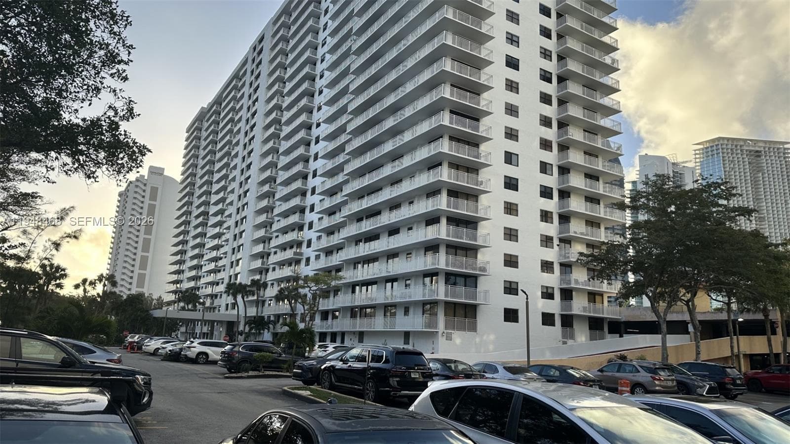 Winston Towers 600 · #1909 in Sunny Isles Beach - Photo 50