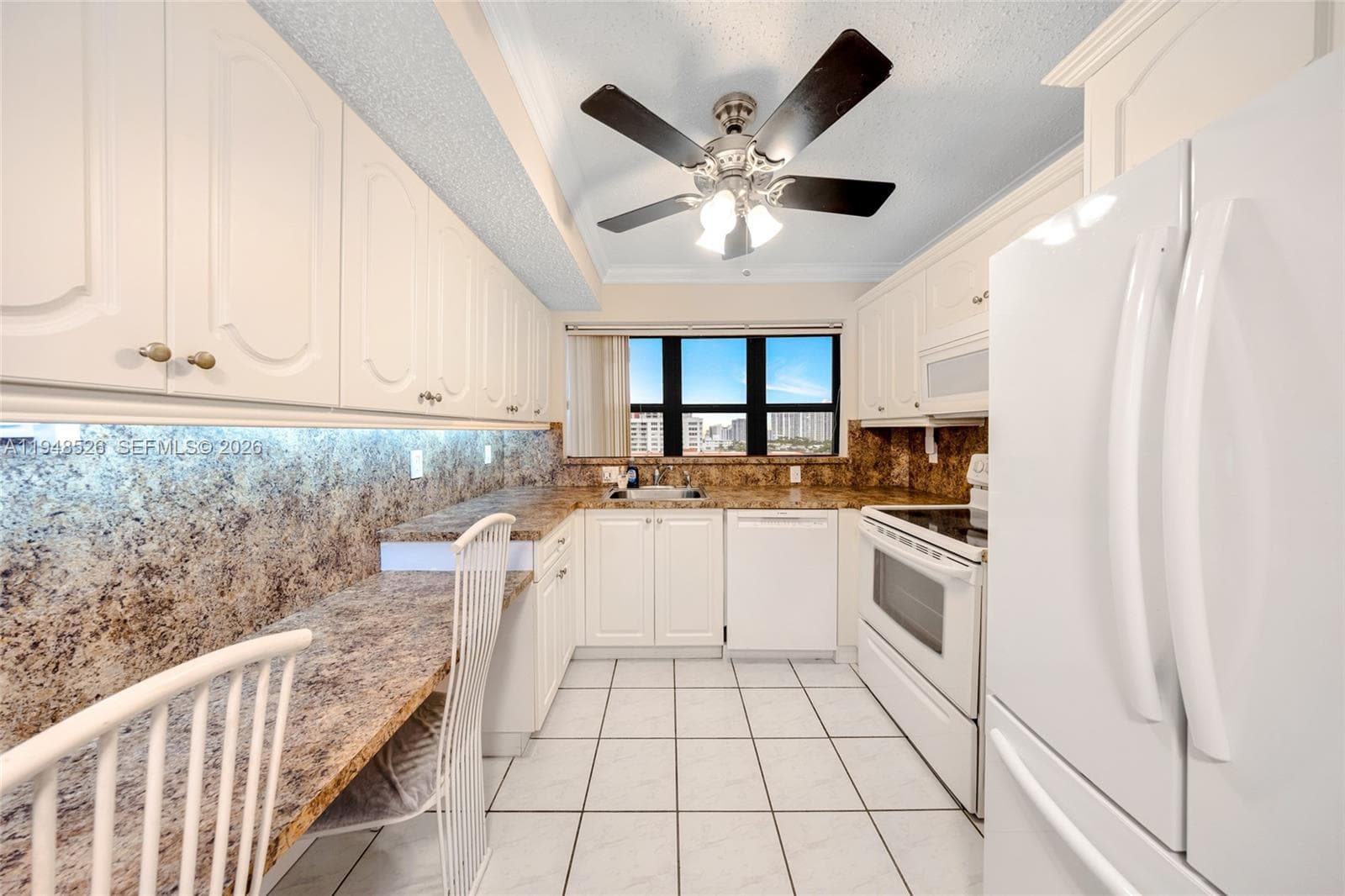 AVANT GARDE CONDO · #706 in Hallandale Beach - Photo 13
