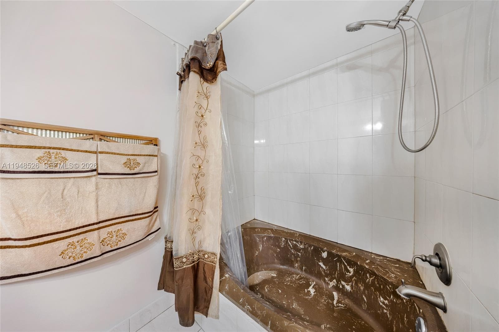 AVANT GARDE CONDO · #706 in Hallandale Beach - Photo 22