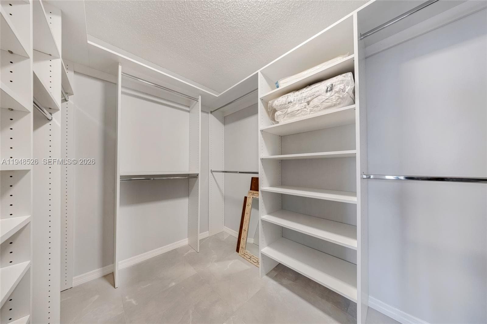 AVANT GARDE CONDO · #706 in Hallandale Beach - Photo 20