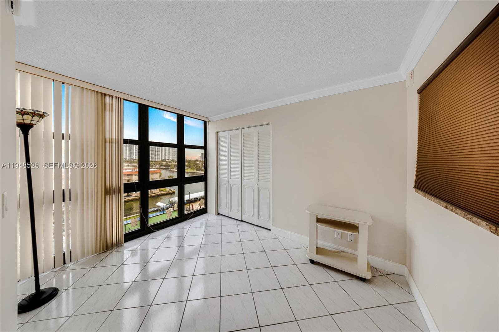 AVANT GARDE CONDO · #706 in Hallandale Beach - Photo 9