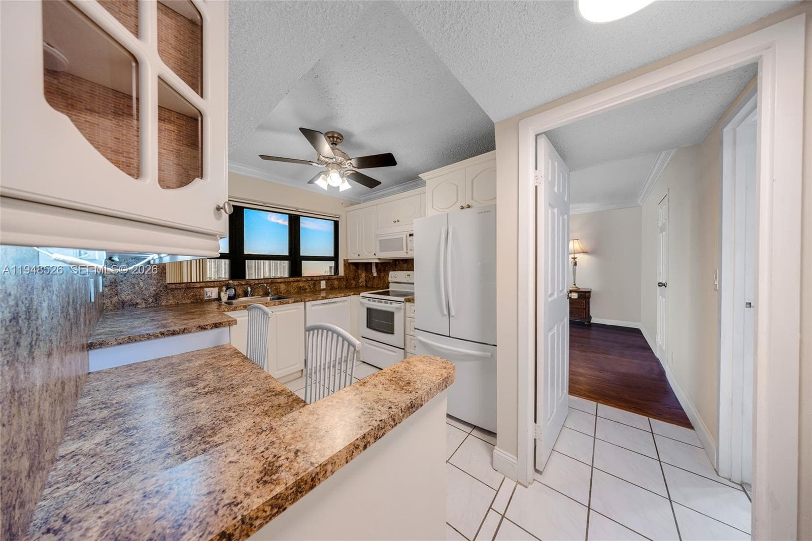 AVANT GARDE CONDO · #706 in Hallandale Beach - Photo 14