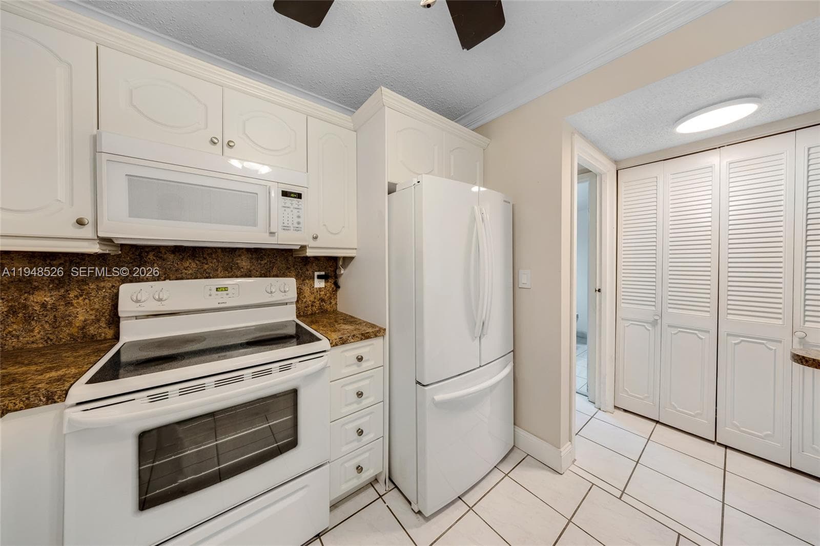 AVANT GARDE CONDO · #706 in Hallandale Beach - Photo 15