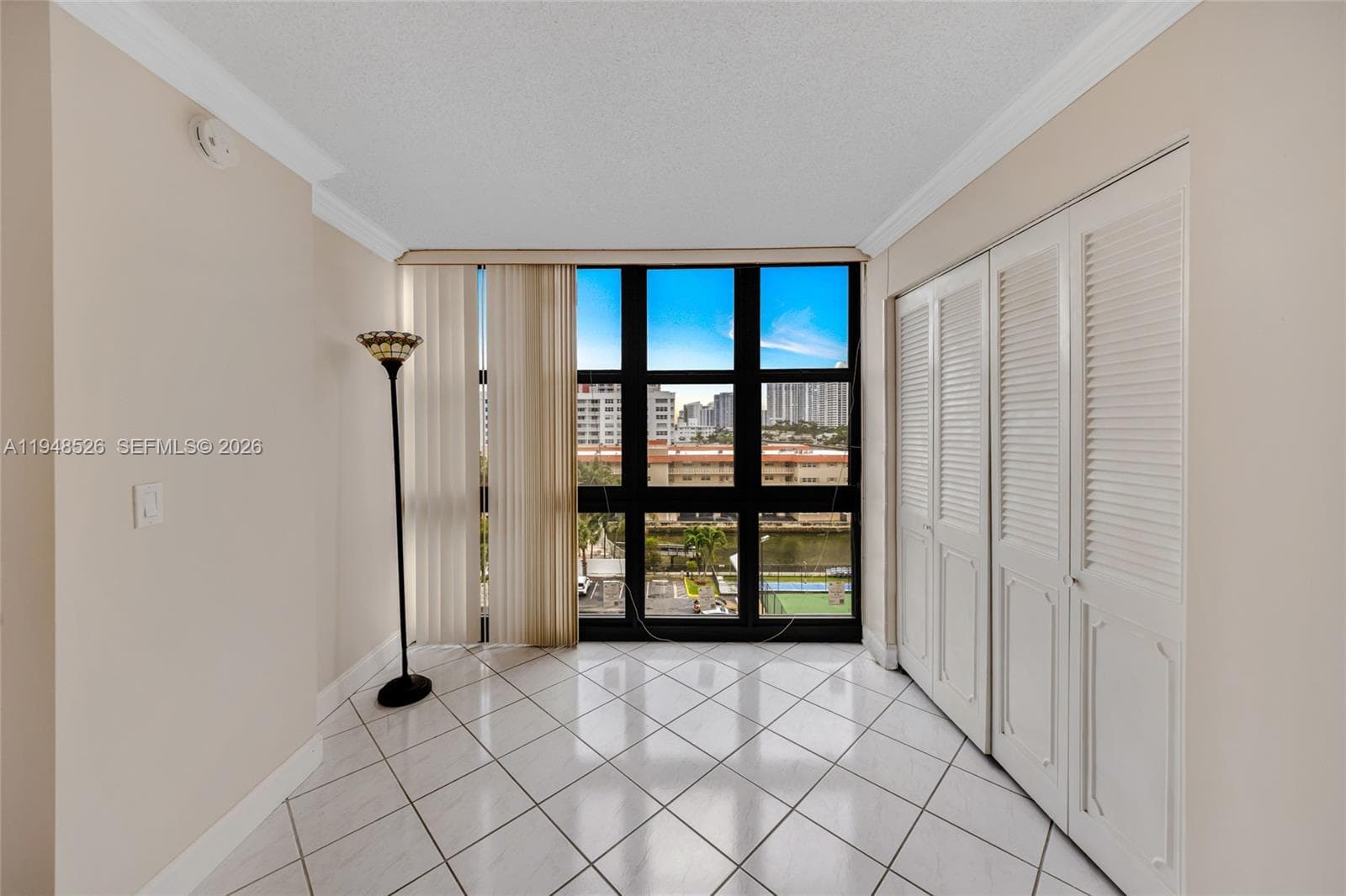AVANT GARDE CONDO · #706 in Hallandale Beach - Photo 11