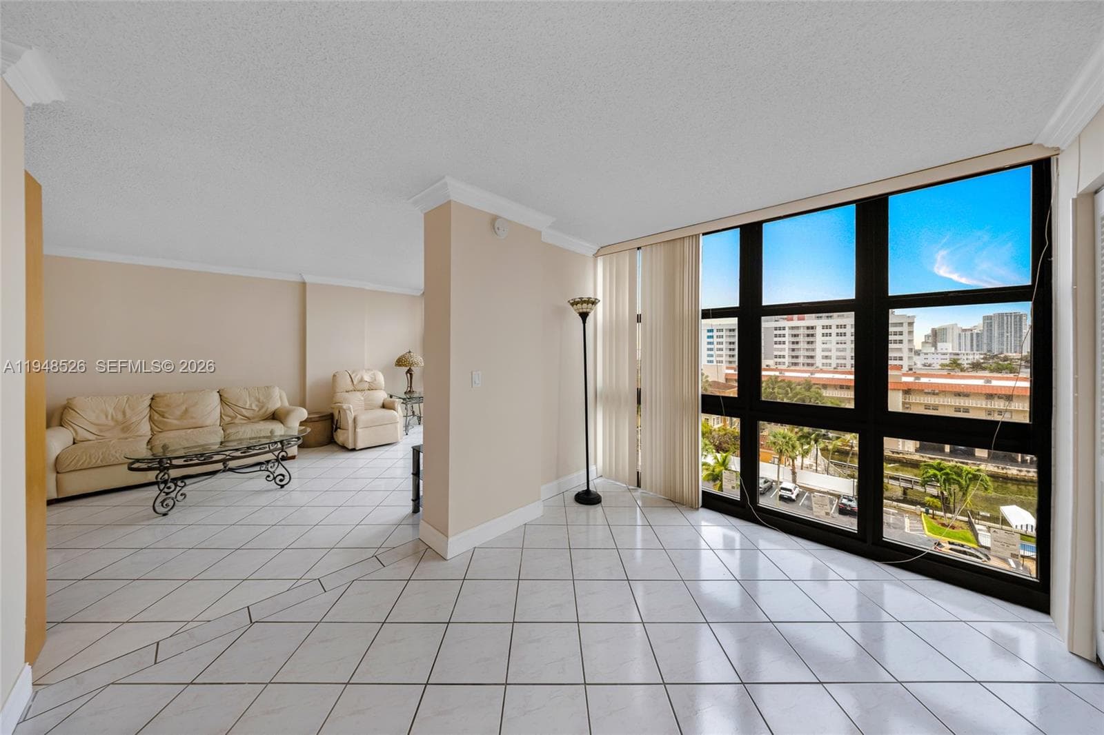 AVANT GARDE CONDO · #706 in Hallandale Beach - Photo 8