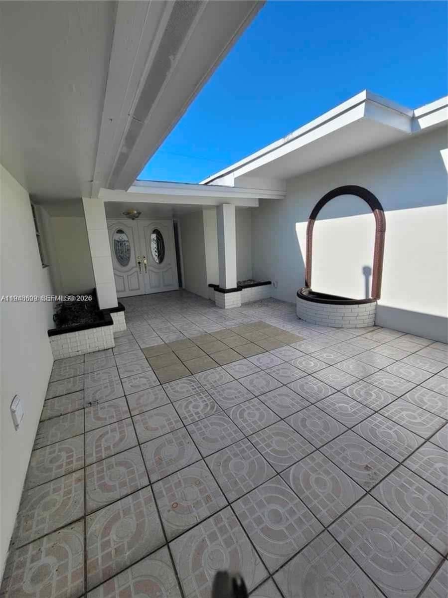 12305 SW 42nd St photo 2