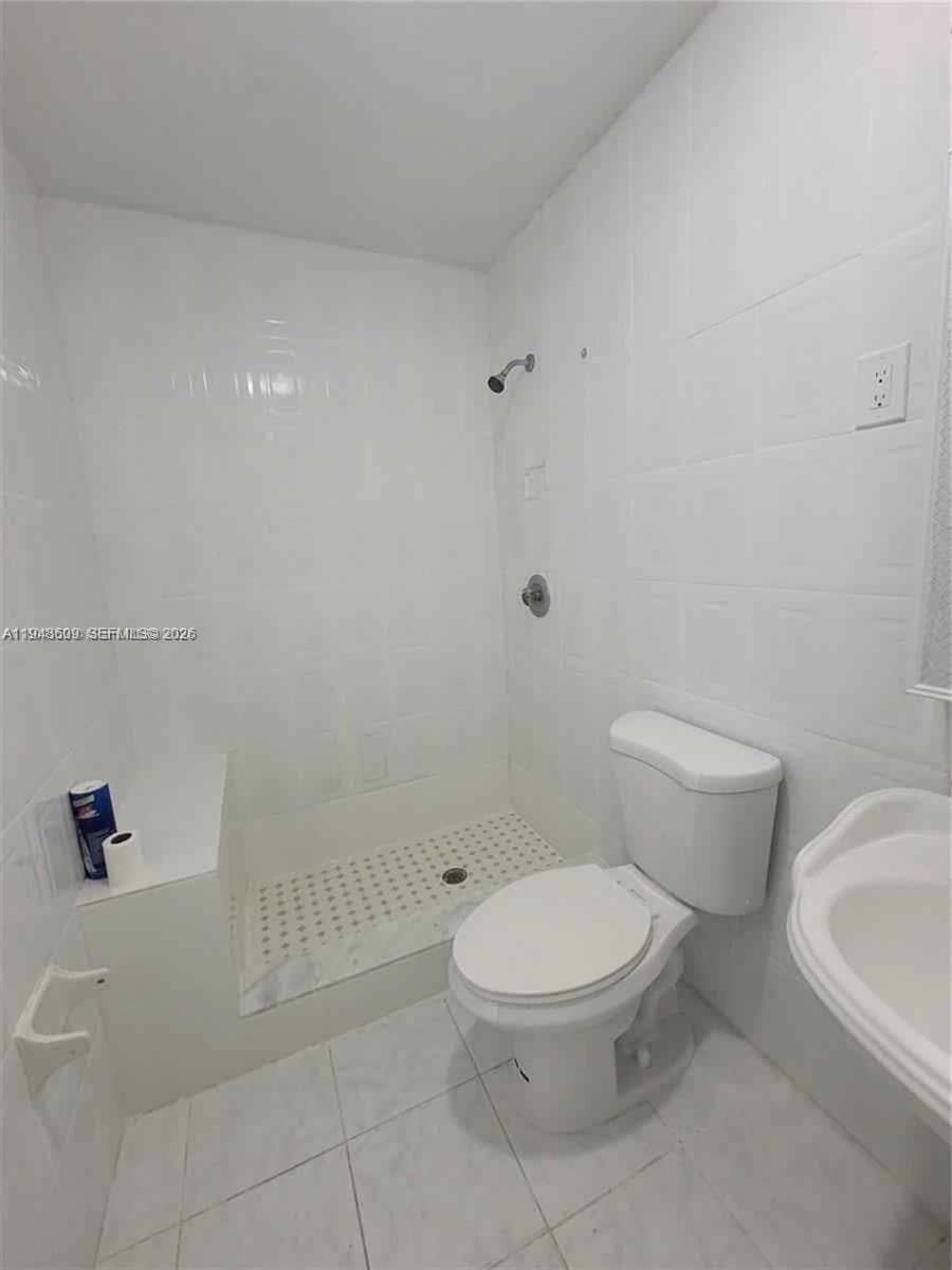 12305 SW 42nd St photo 6