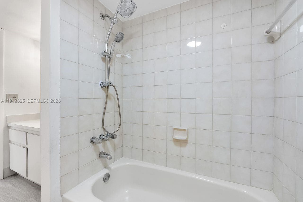 WESTCHESTER POINT CONDO · #223 in Miami - Photo 17