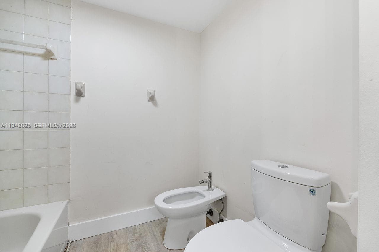 WESTCHESTER POINT CONDO · #223 in Miami - Photo 16