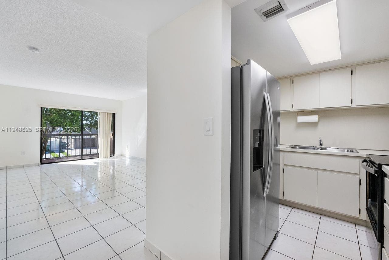 WESTCHESTER POINT CONDO · #223 in Miami - Photo 9
