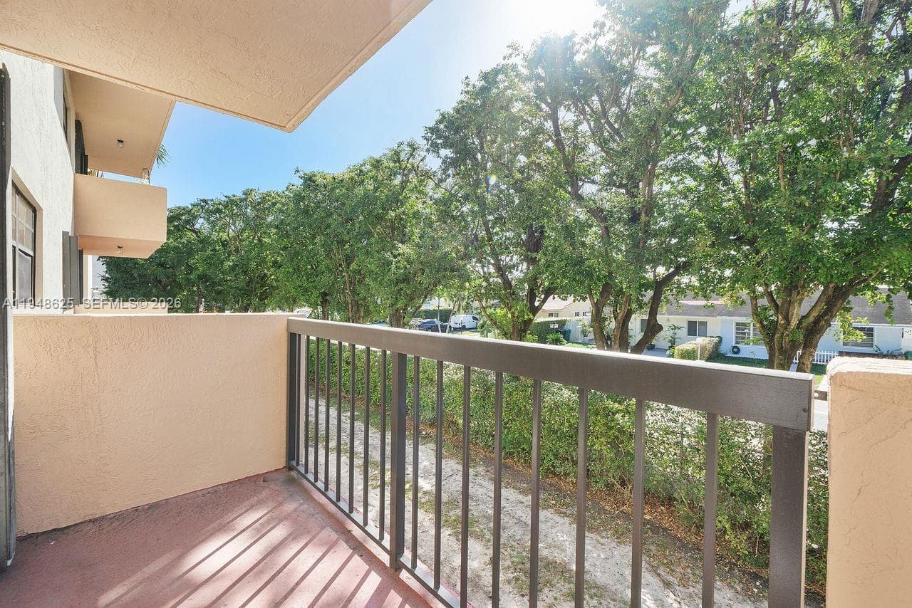 WESTCHESTER POINT CONDO · #223 in Miami - Photo 24