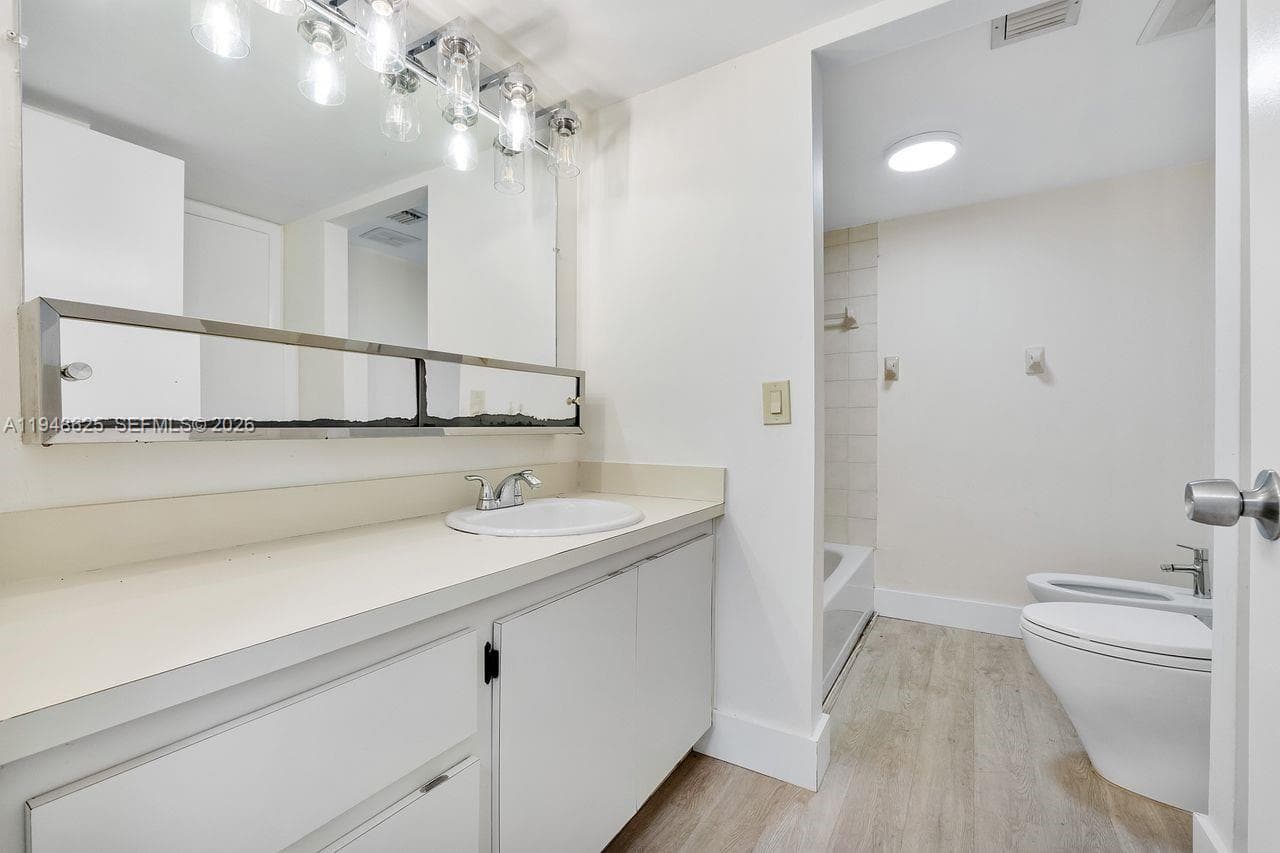WESTCHESTER POINT CONDO · #223 in Miami - Photo 15