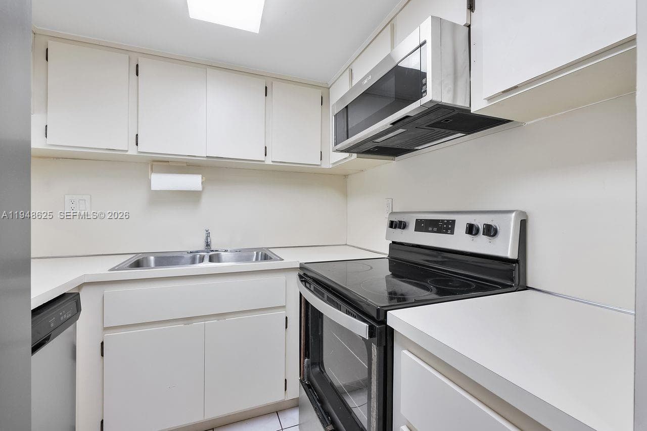 WESTCHESTER POINT CONDO · #223 in Miami - Photo 8