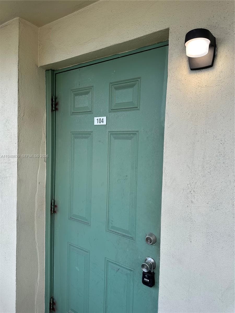 APRIL BREEZE CONDO · #104 in Hallandale Beach - Photo 5