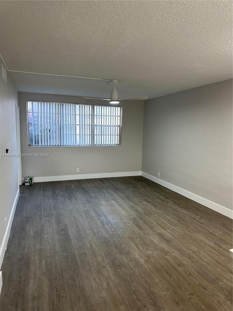 APRIL BREEZE CONDO · #104 in Hallandale Beach - Photo 14