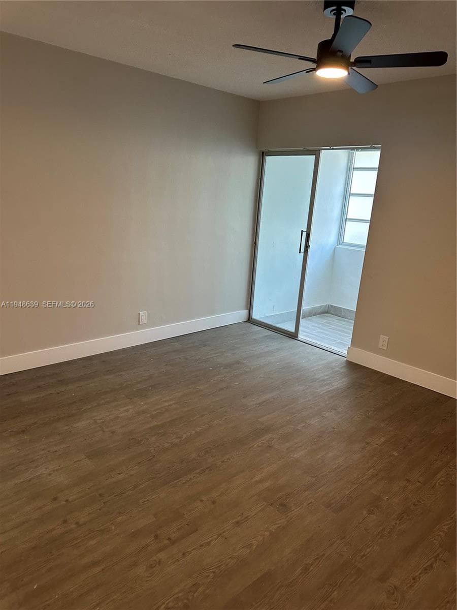 APRIL BREEZE CONDO · #104 in Hallandale Beach - Photo 11