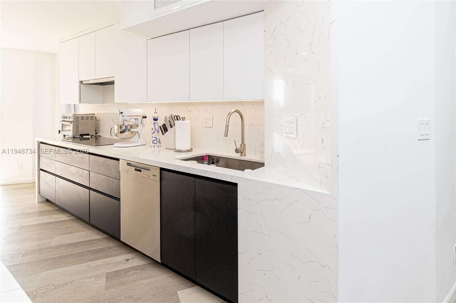 PARKER DORADO CONDO · #619 in Hallandale Beach - Photo 3