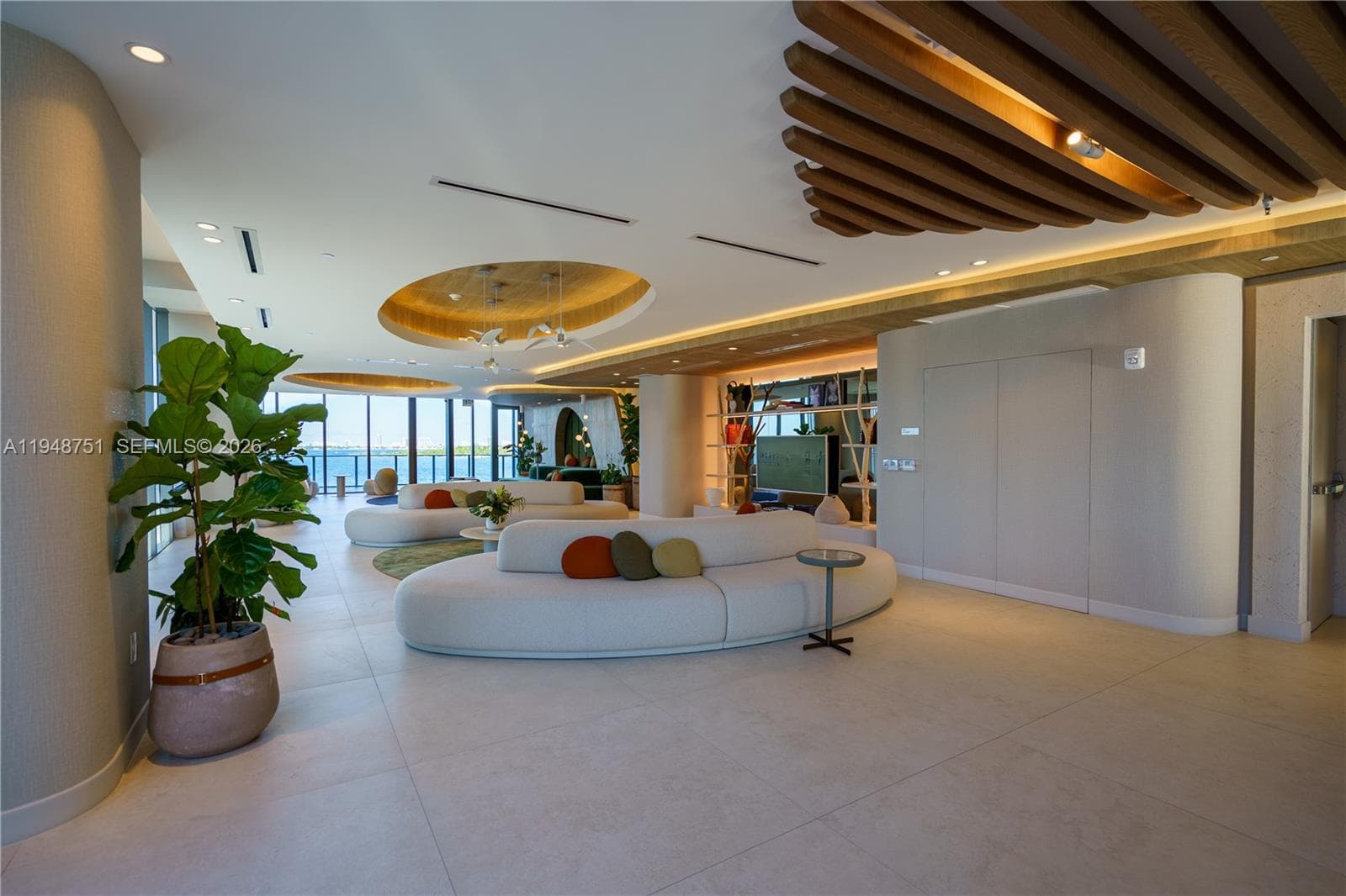 Bay Breeze · #PH5801 in Miami - Photo 42