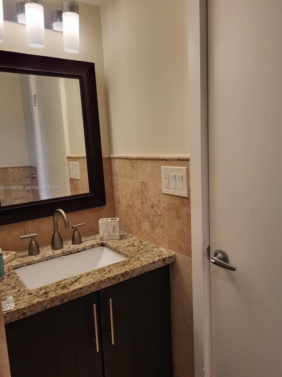 GOLDEN HOUSE CONDO · #804 in Miami Beach - Photo 12