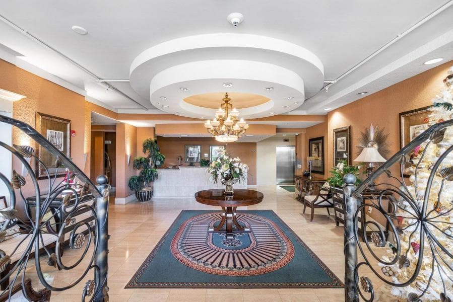 boca view lobby
