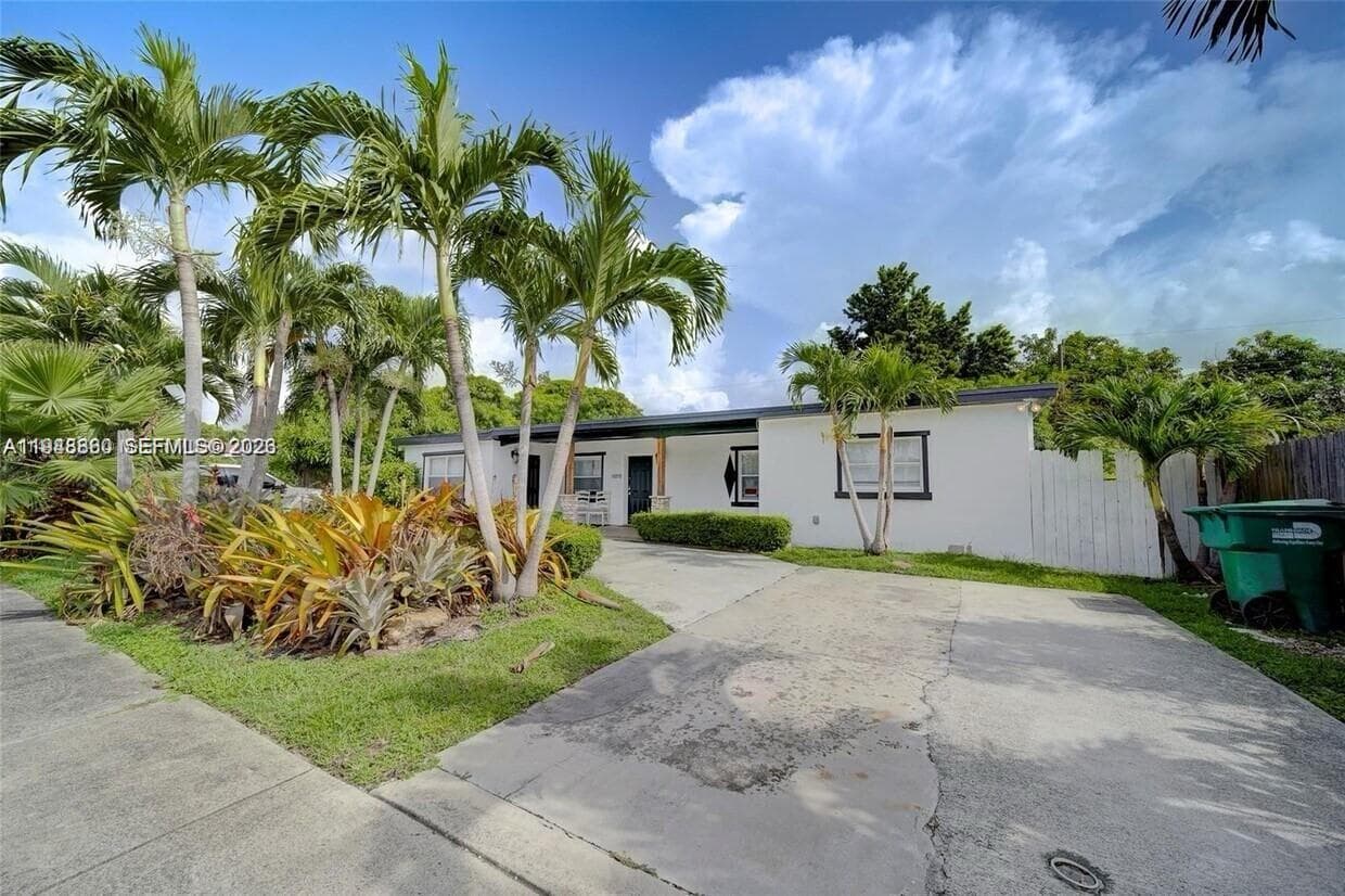 10215 SW 171st St photo 1