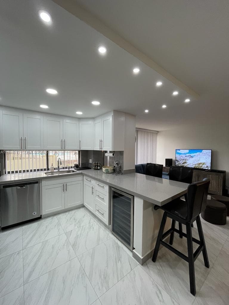 PLAZA OF AMERICAS CONDO P · #104 in Sunny Isles Beach - Photo 16