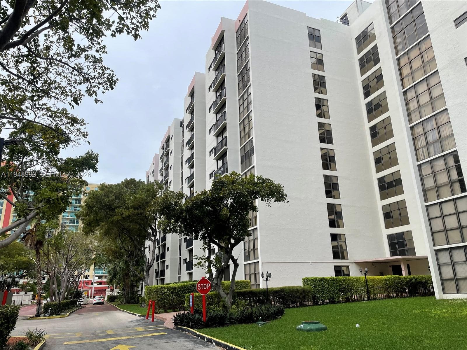 PLAZA OF AMERICAS CONDO P · #104 in Sunny Isles Beach - Photo 35