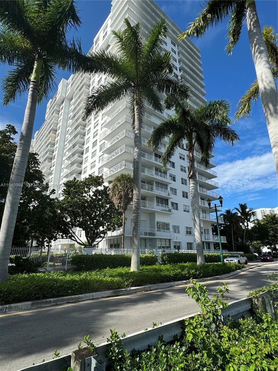 ADMIRALS PORT EAST · #303E in Aventura - Photo 53