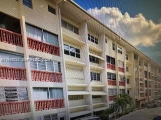 FIRST GULFSTREAM GARDEN · #307B in Hallandale Beach - Photo 1