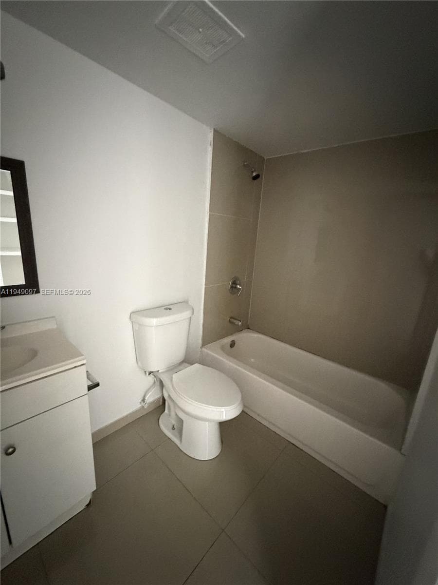 MOFFITTS SUB · #207 in Hallandale Beach - Photo 14