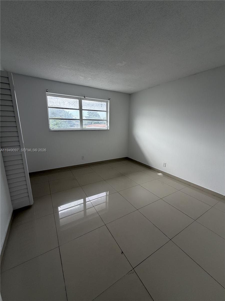 MOFFITTS SUB · #207 in Hallandale Beach - Photo 11
