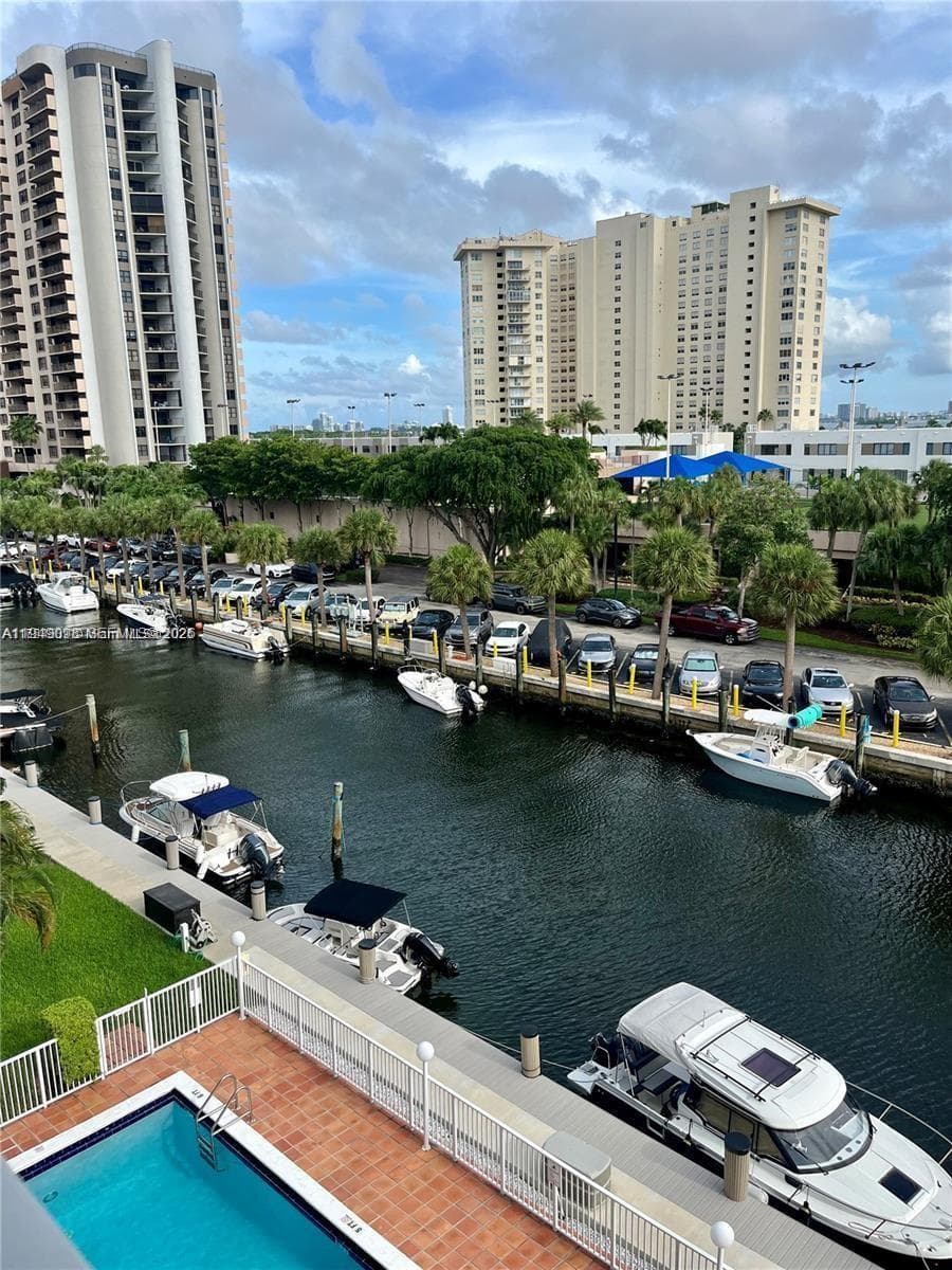 CRICKET CLUBHOUSE CONDO · #311 in Miami - Photo 12
