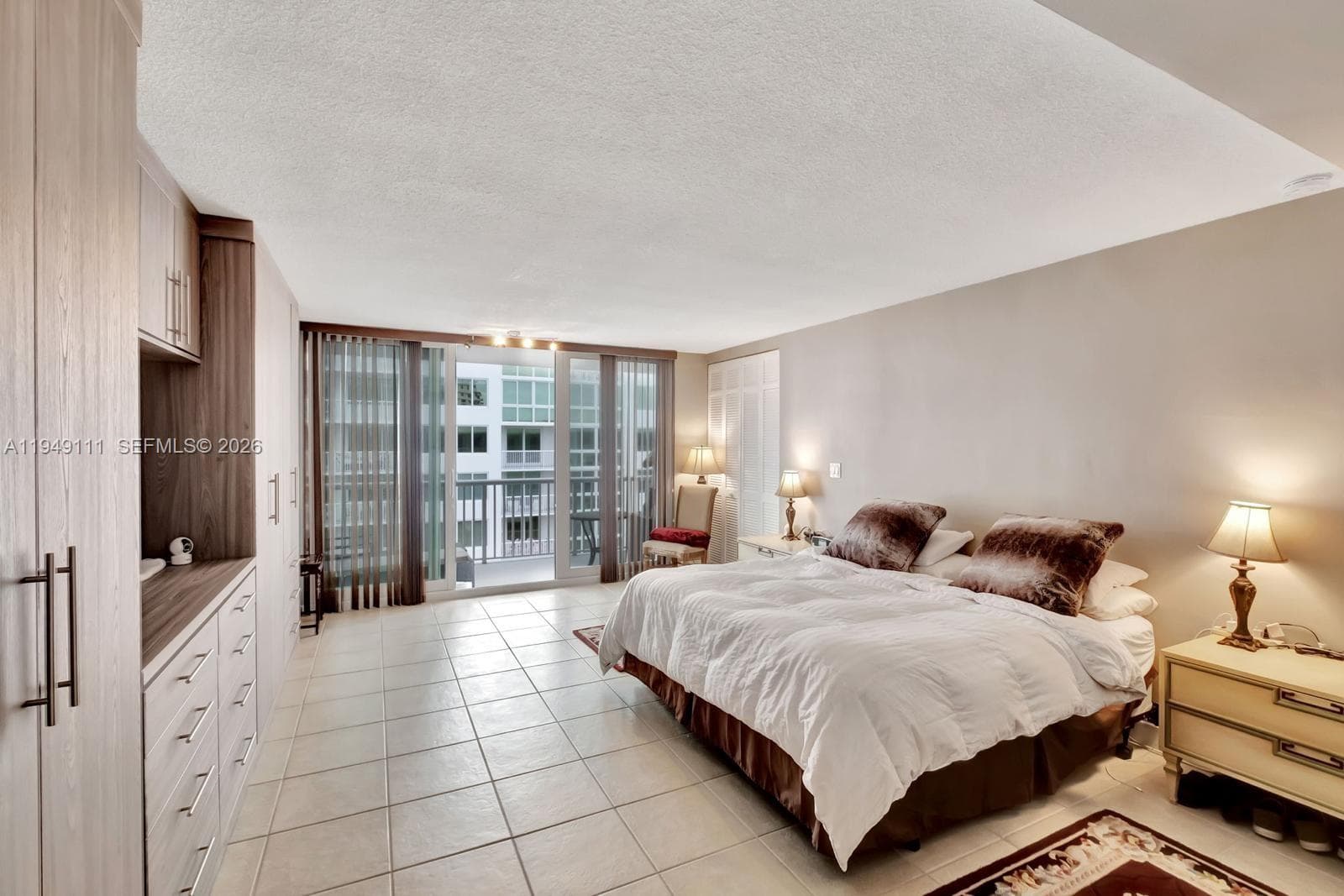 THE CARRIAGE HOUSE CONDO · #340 in Miami Beach - Photo 16